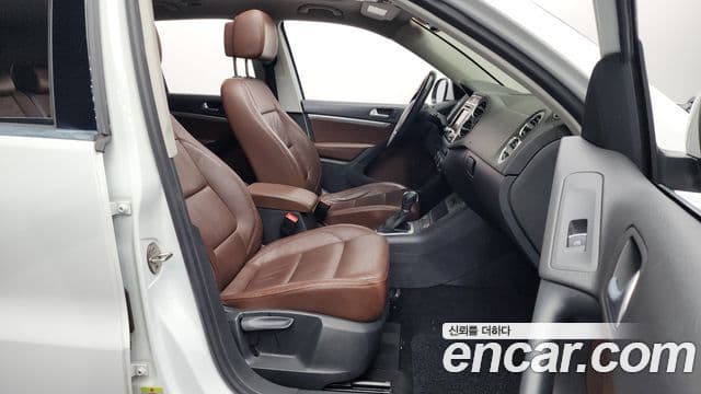 Volkswagen New Tiguan 5N, 2016 11