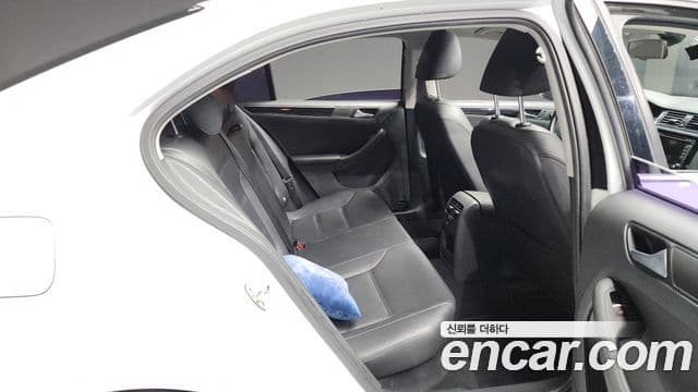 Volkswagen New Jetta 6세대, 2015 12