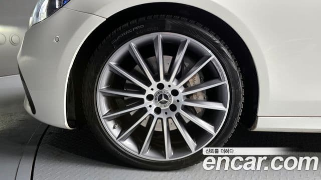 Mercedes-Benz E-класс W213 AMG Line, 2022 все фото