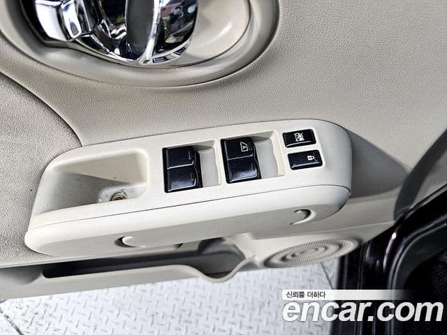 Nissan 큐브 Z12, 2013 12