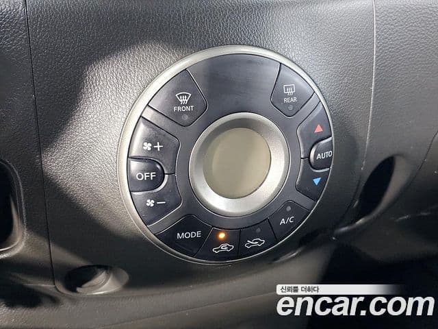 Nissan 큐브 Z12, 2013 15