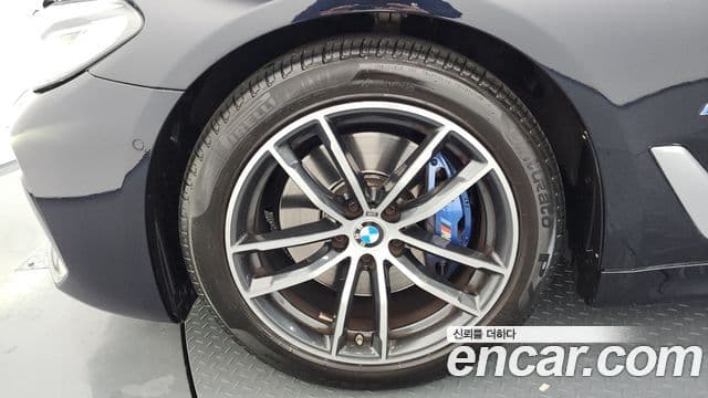 BMW 5시리즈 (G30) 520i M Sport, 2022 все фото