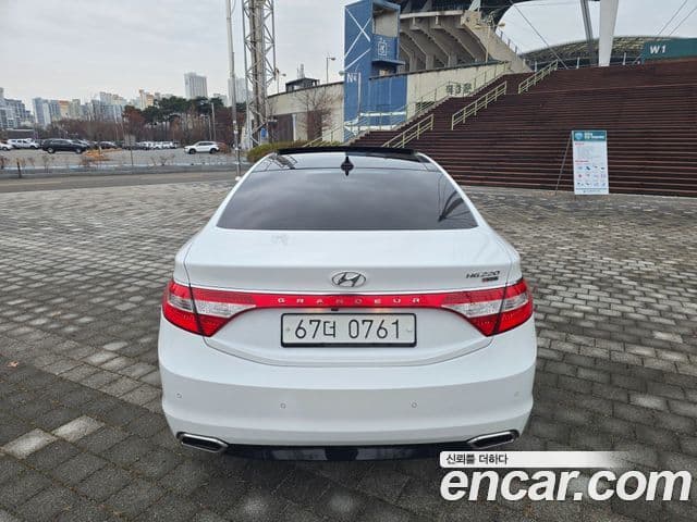 Hyundai Grandeur HG Premium, 2016 3