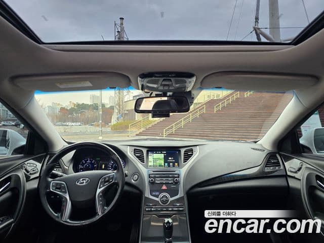 Hyundai Grandeur HG Premium, 2016 9