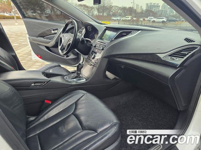 Hyundai Grandeur HG Premium, 2016 11