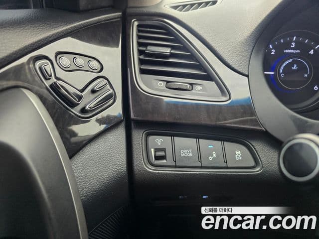 Hyundai Grandeur HG Premium, 2016 18