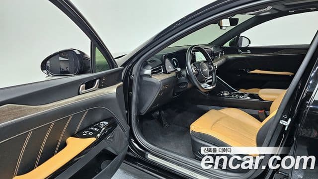 Kia K5 3세대 Signature, 2022 11