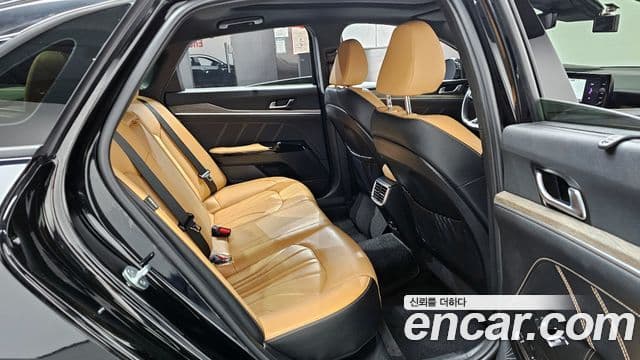 Kia K5 3세대 Signature, 2022 12