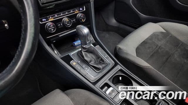 Volkswagen Гольф 7세대, 2015 9