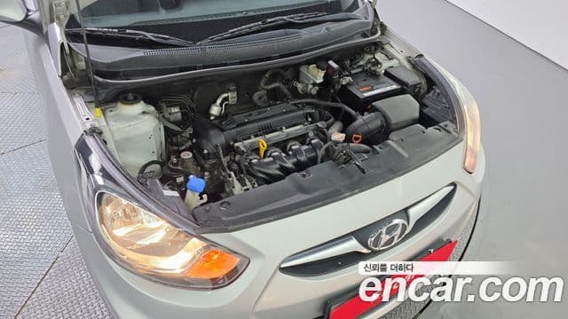 Hyundai Accent(новый кузов / новое поколение) Premier, 2011 6