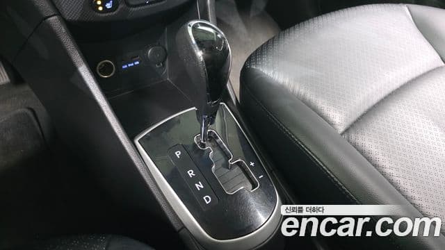 Hyundai Accent(новый кузов / новое поколение) Premier, 2011 9