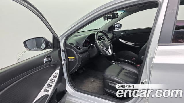 Hyundai Accent(новый кузов / новое поколение) Premier, 2011 11