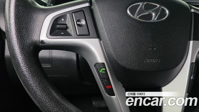 Hyundai Accent(новый кузов / новое поколение) Premier, 2011 13