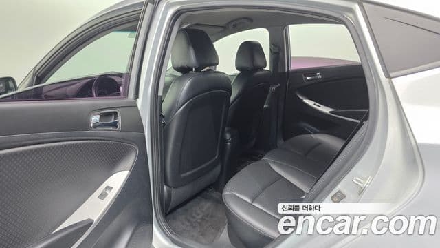 Hyundai Accent(новый кузов / новое поколение) Premier, 2011 18