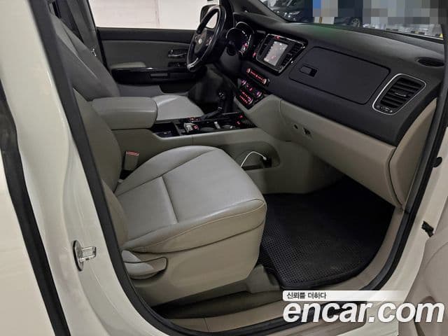 Kia All New Carnival Prestige, 2016 10