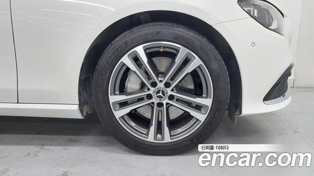 Mercedes-Benz E-класс W213 Avantgarde, 2022 все фото