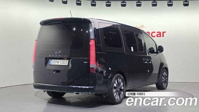 Hyundai Staria Inspiration, 2022 2