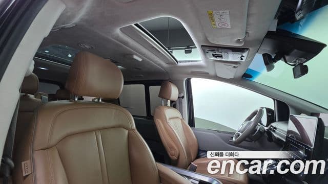 Hyundai Staria Inspiration, 2022 11