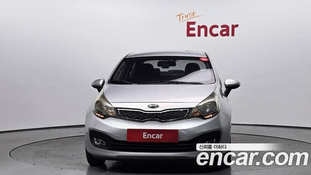 Kia All New Pride Luxury, 2014 3