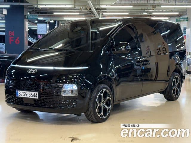 Hyundai Staria Modern, 2025 1