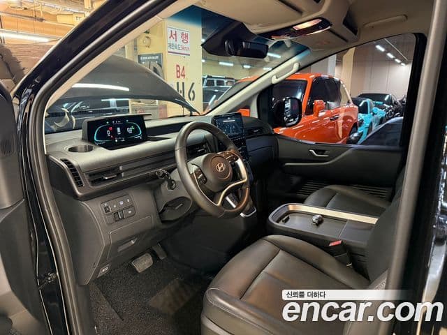 Hyundai Staria Modern, 2025 9