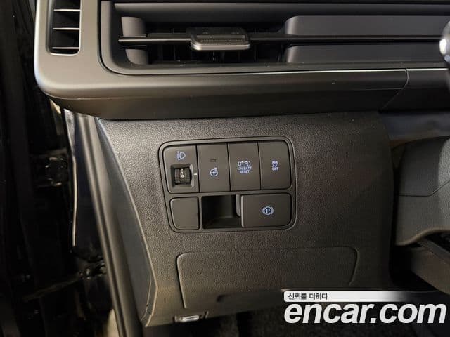 Hyundai Staria Modern, 2025 13