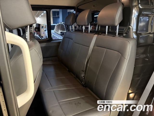 Hyundai Staria Modern, 2025 17