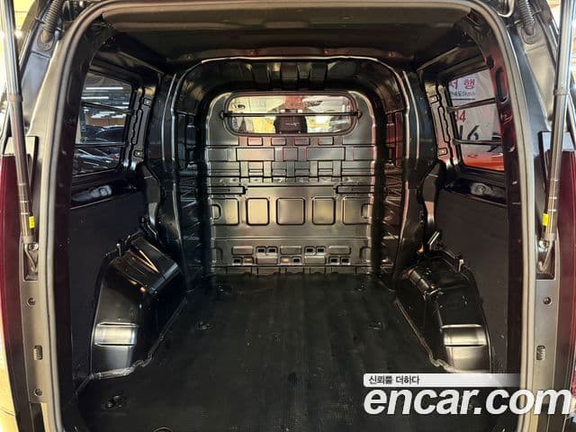 Hyundai Staria Modern, 2025 20