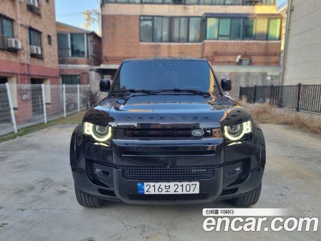 Land Rover Defender (L663) 110 P300 X-Dynamic SE, 2023 1
