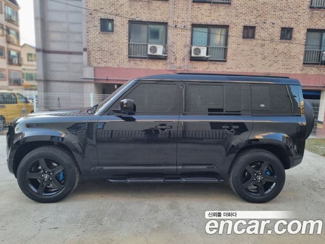 Land Rover Defender (L663) 110 P300 X-Dynamic SE, 2023 3