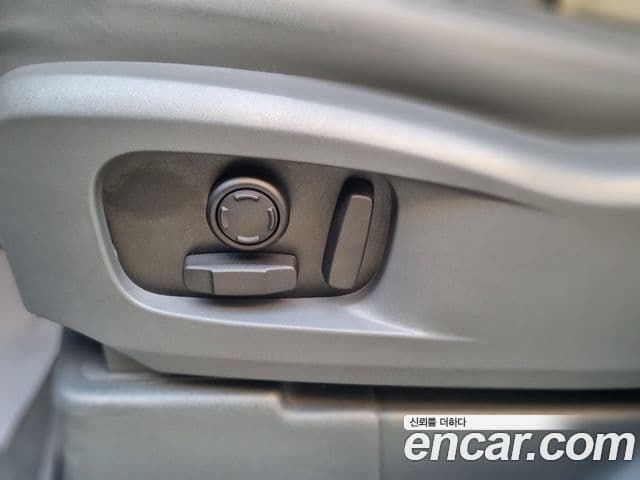 Land Rover Defender (L663) 110 P300 X-Dynamic SE, 2023 11