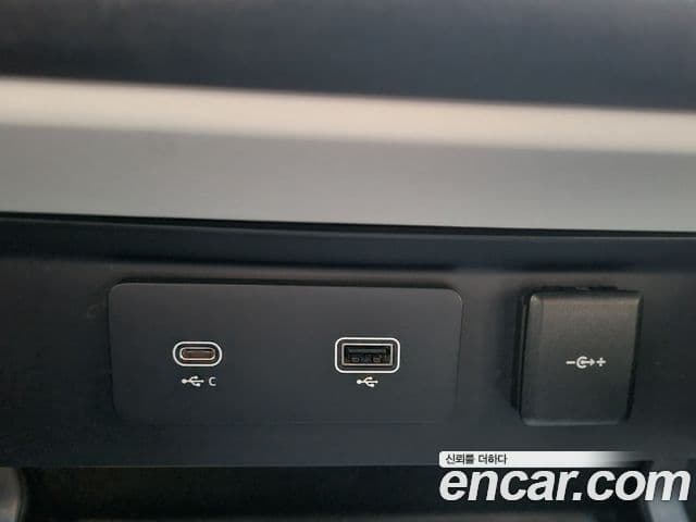 Land Rover Defender (L663) 110 P300 X-Dynamic SE, 2023 12