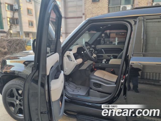 Land Rover Defender (L663) 110 P300 X-Dynamic SE, 2023 14