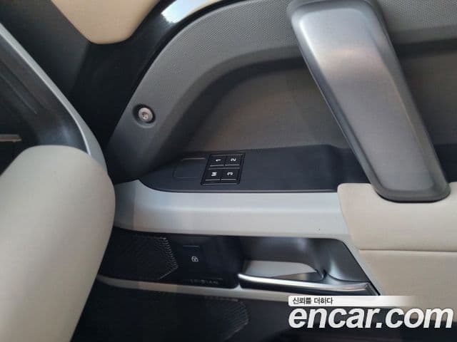 Land Rover Defender (L663) 110 P300 X-Dynamic SE, 2023 17