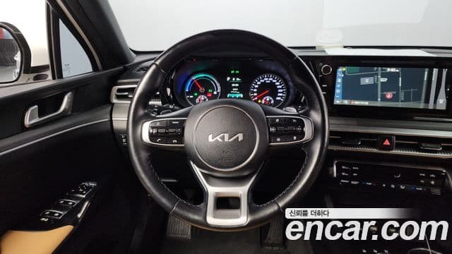 Kia K5 гибрид 3세대 Prestige, 2023 15