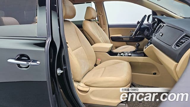 Kia All New Carnival Prestige, 2016 10
