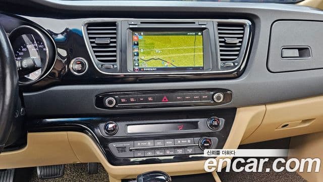 Kia All New Carnival Prestige, 2016 15