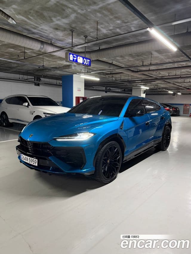 Lamborghini Urus 4.0 V8 SE, 2025 1