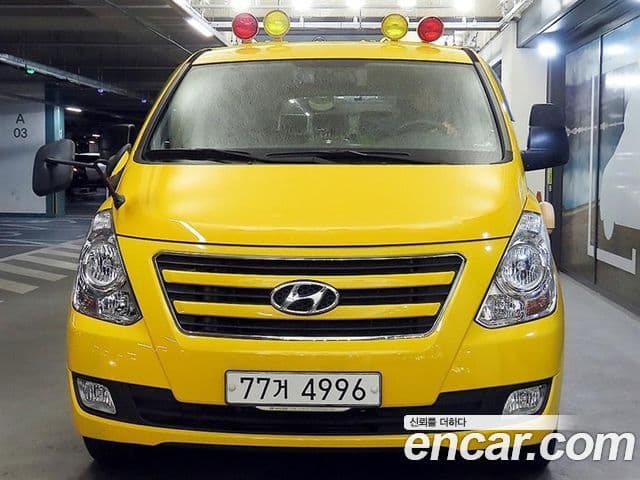 Hyundai Grand Starex детский перевозочный автомобиль, 2017 3