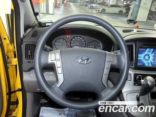 Hyundai Grand Starex детский перевозочный автомобиль, 2017 9