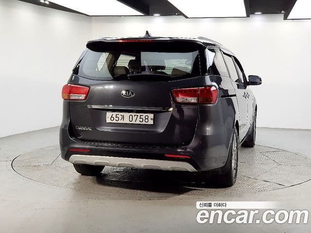 Kia All New Carnival Prestige, 2016 3
