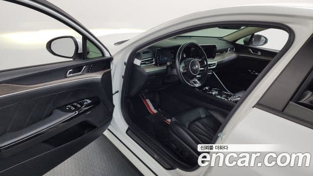 Kia K5 гибрид 3세대 Signature, 2021 10