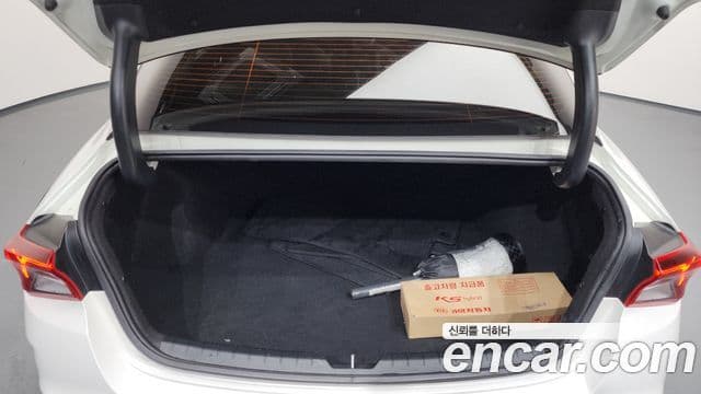 Kia K5 гибрид 3세대 Signature, 2021 20