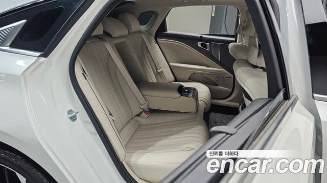 Kia The / новый New K8 гибрид Signature, 2026 12