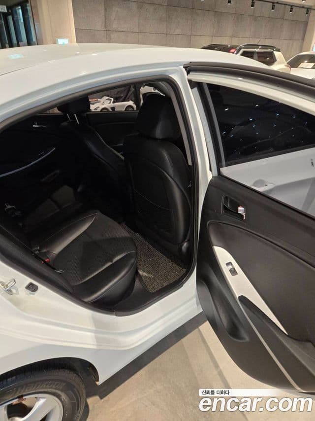 Hyundai Accent(новый кузов / новое поколение) Premier, 2013 19