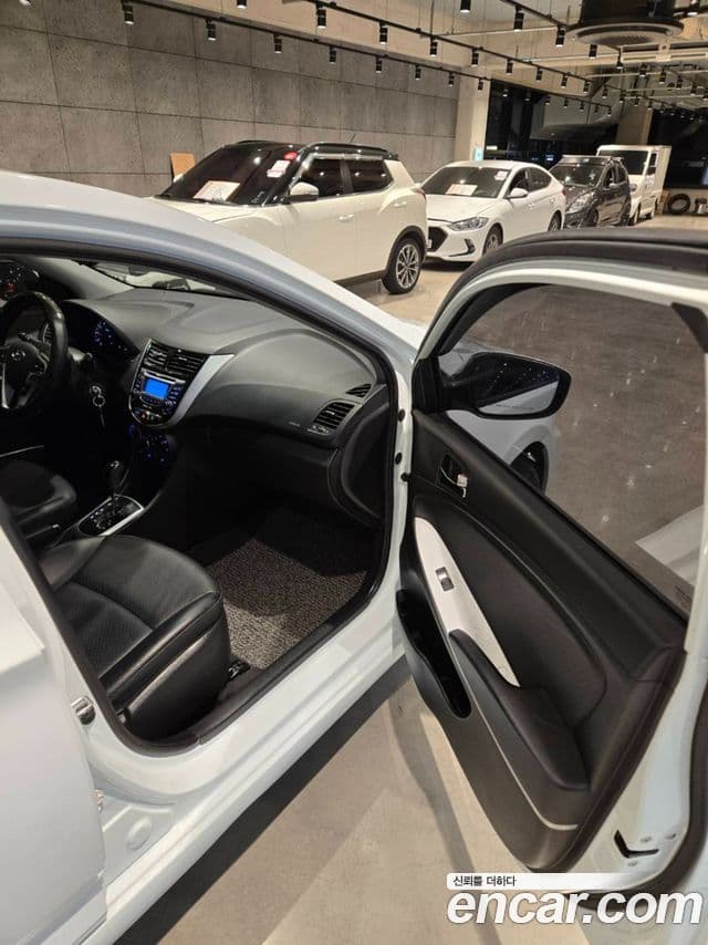 Hyundai Accent(новый кузов / новое поколение) Premier, 2013 20