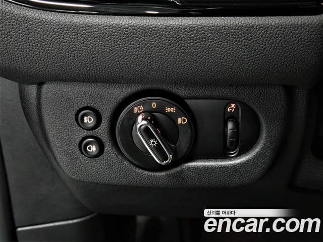 Mini Cooper 클럽맨 2세대, 2024 16