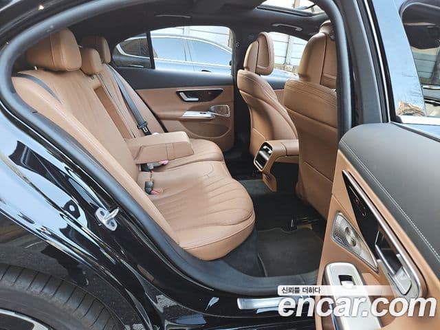 Mercedes-Benz E-класс W214 Exclusive, 2025 18