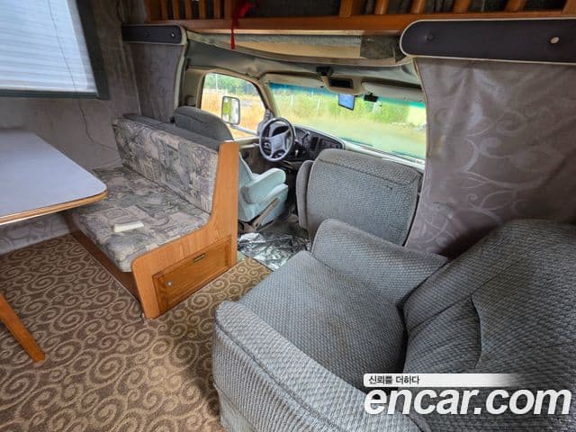 Chevrolet 익스프레스밴, 2001 12