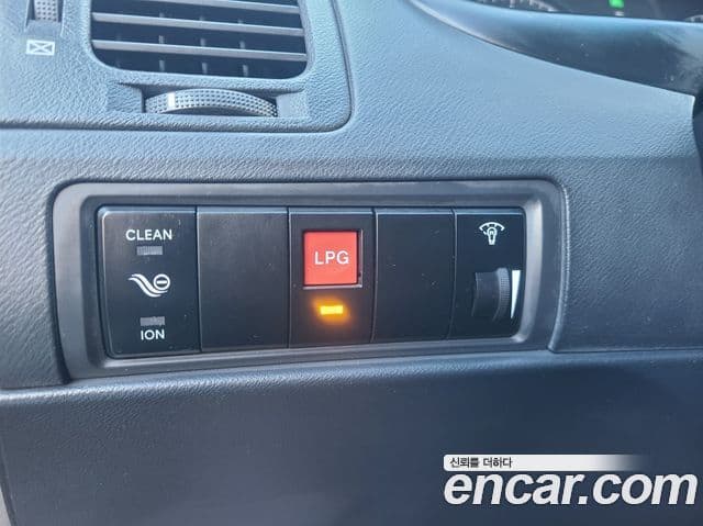 Hyundai The / новый Luxury Grandeur LPI Q270 для людей с инвалидностью, 2011 17